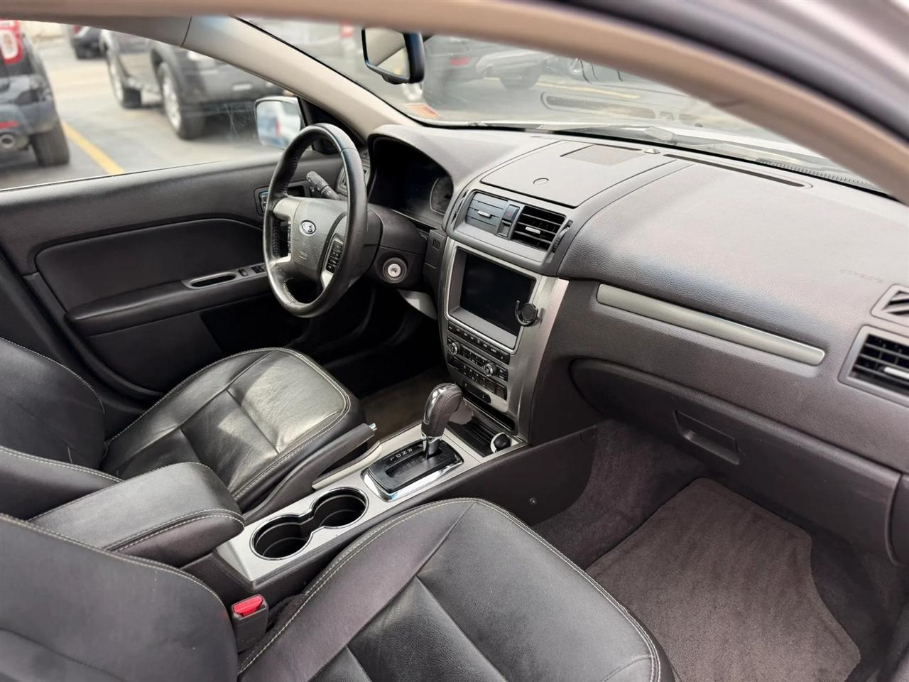 Ford Fusion Hybrid Sedan 2010