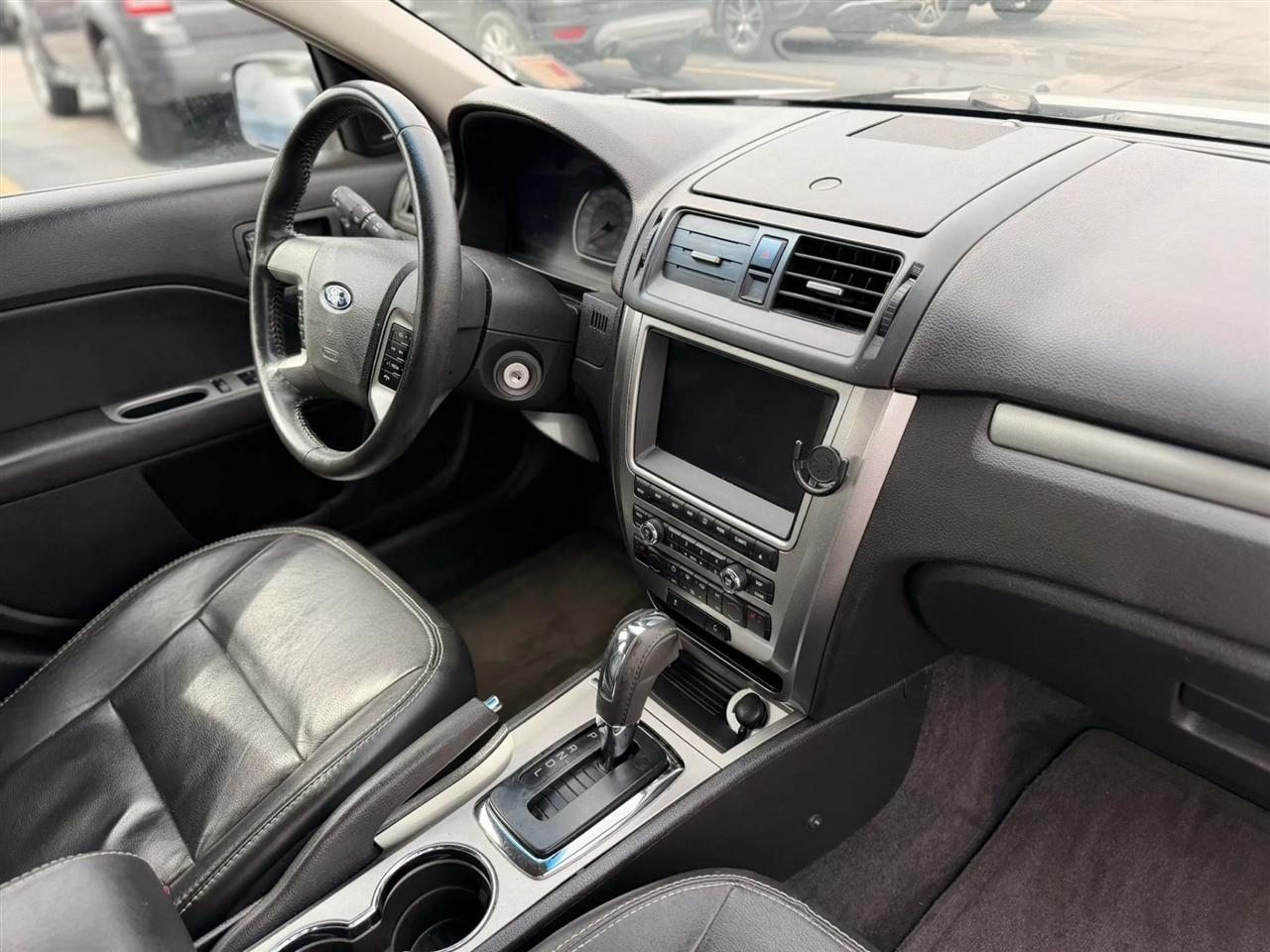 Ford Fusion Hybrid Sedan 2010