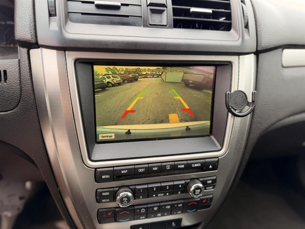 Ford Fusion Hybrid Sedan 2010