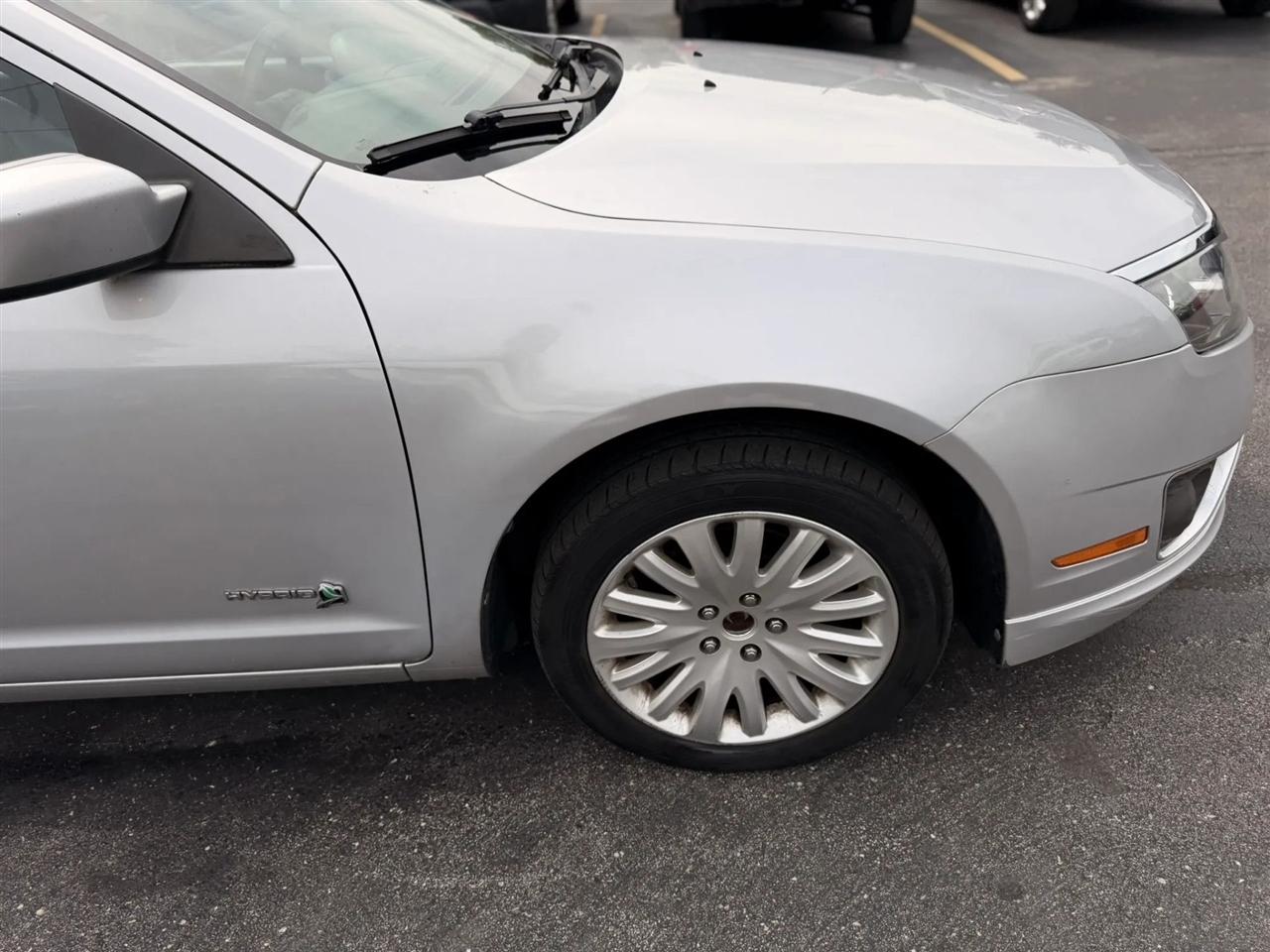 Ford Fusion Hybrid Sedan 2010