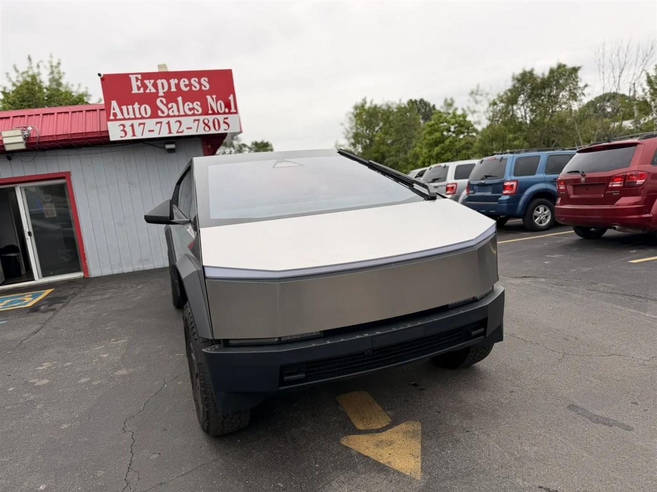 Tesla Cybertruck Base 2024