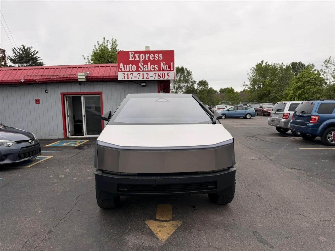Tesla Cybertruck Base 2024