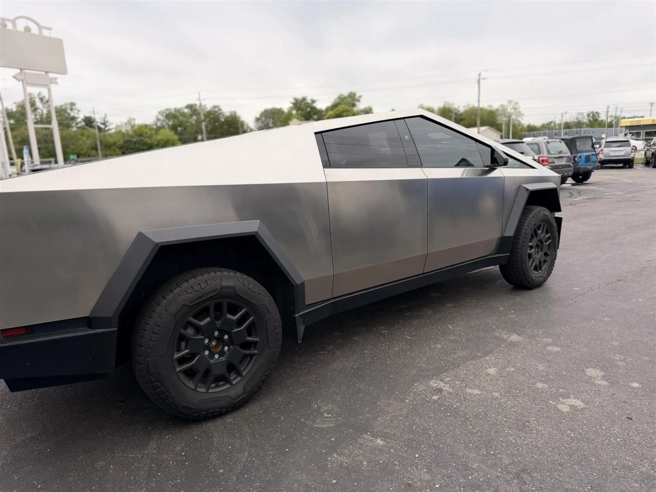 Tesla Cybertruck Base 2024