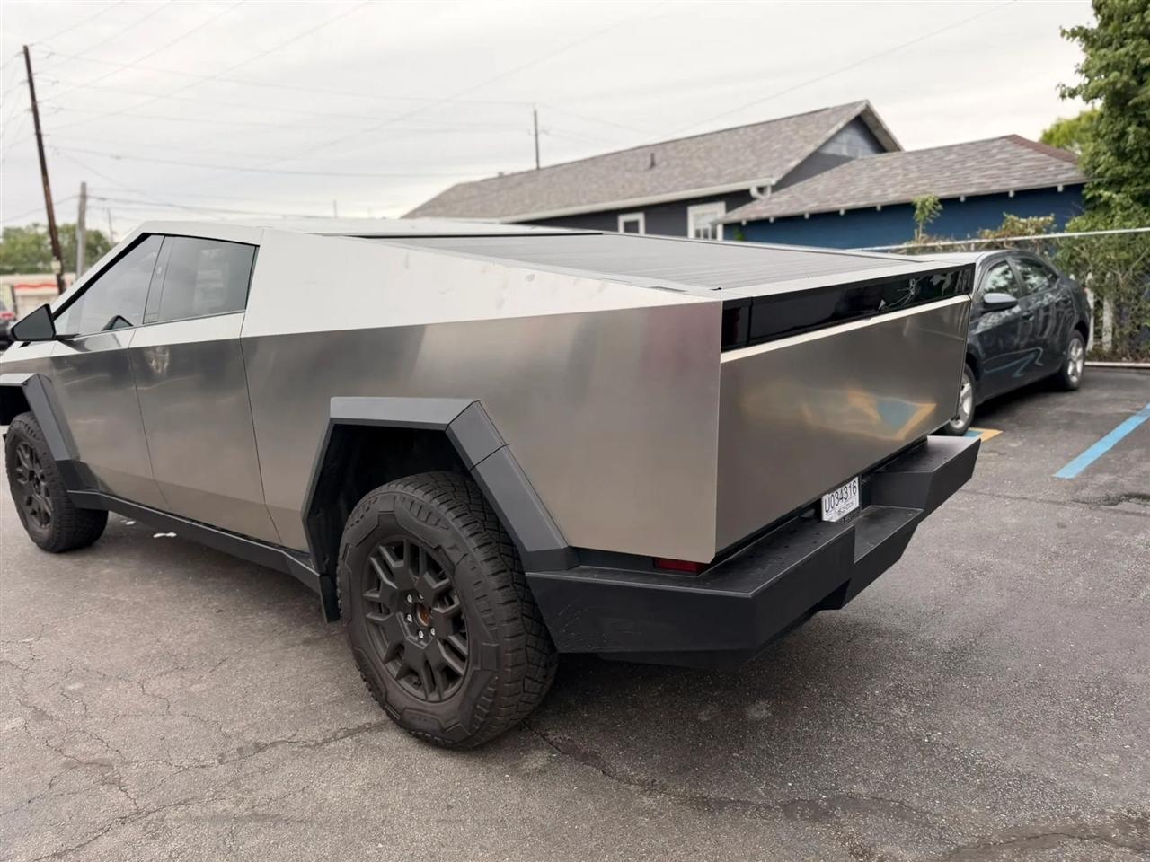 Tesla Cybertruck Base 2024
