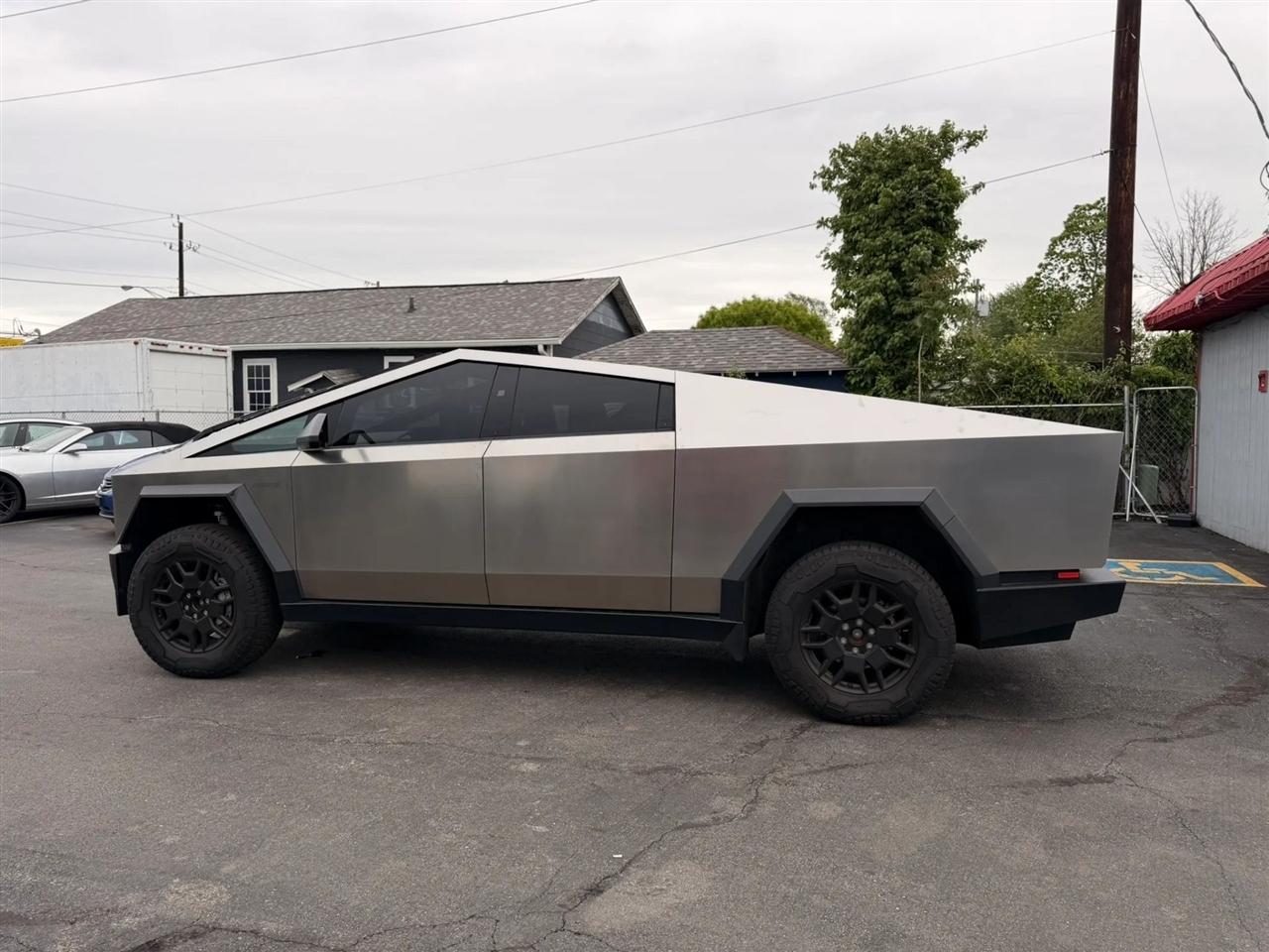 Tesla Cybertruck Base 2024