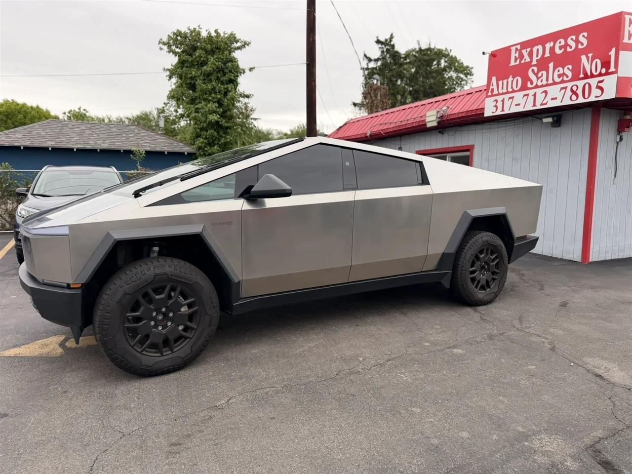 Tesla Cybertruck Base 2024