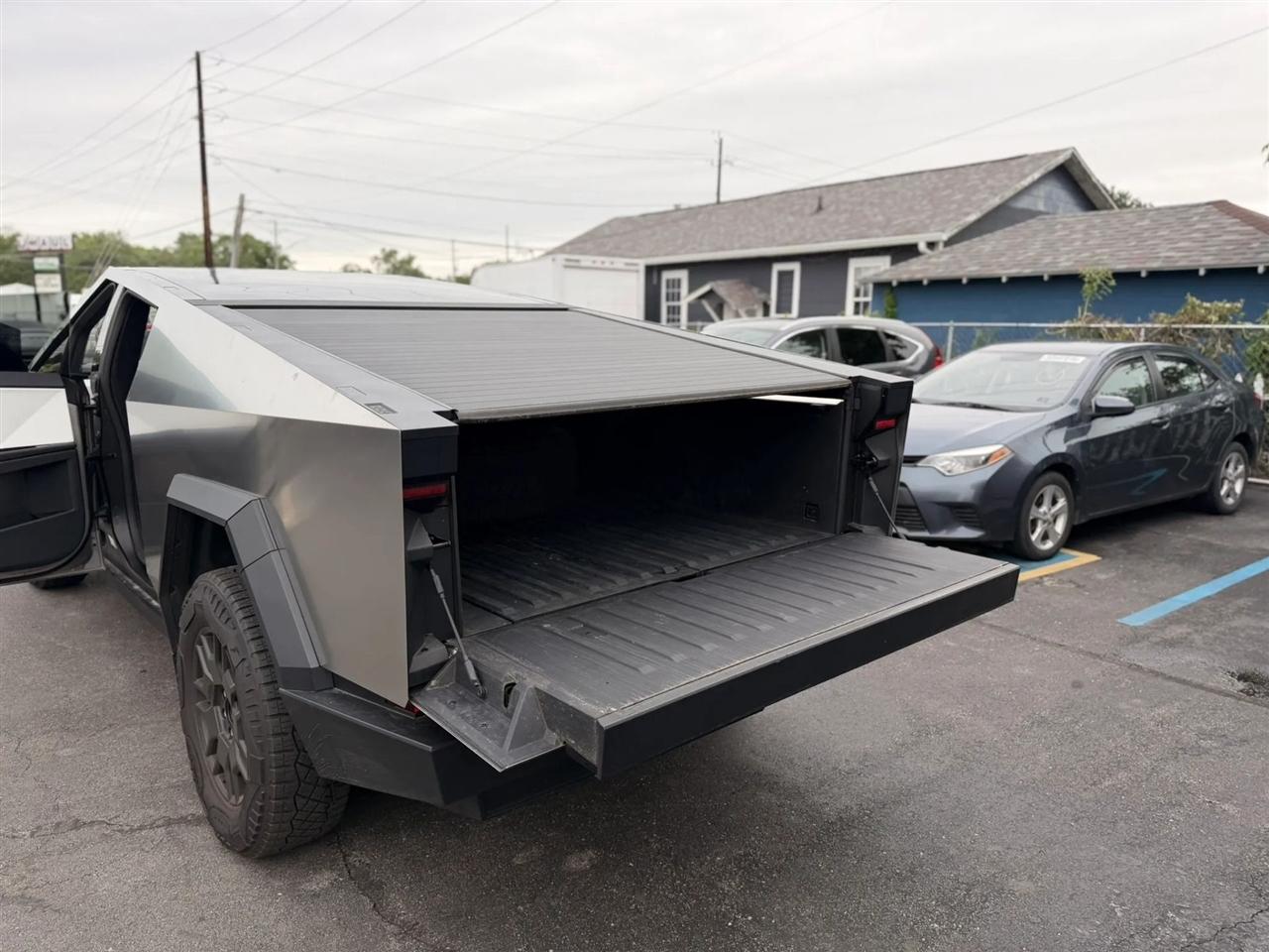 Tesla Cybertruck Base 2024