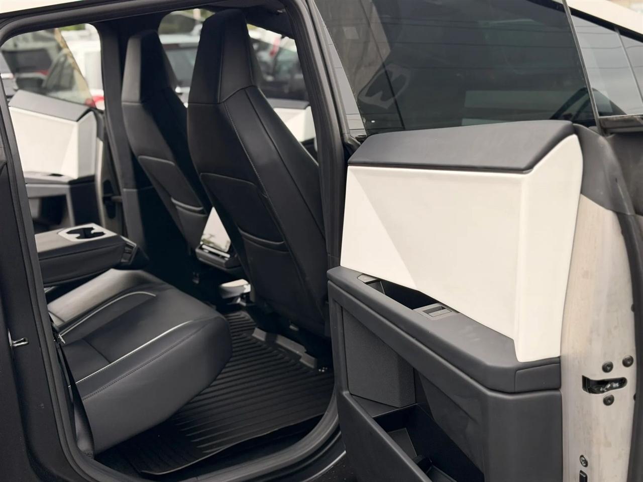 Tesla Cybertruck Base 2024