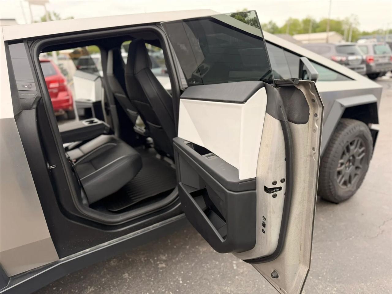 Tesla Cybertruck Base 2024