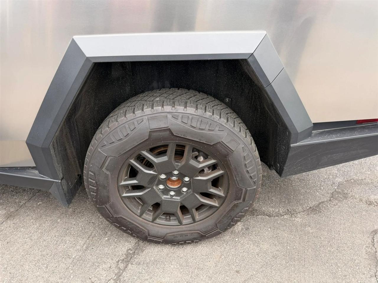 Tesla Cybertruck Base 2024