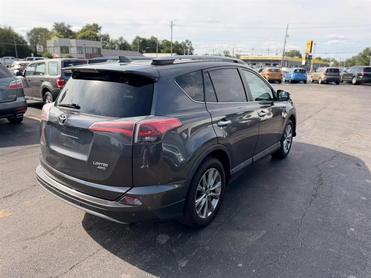 Toyota RAV4 Limited AWD 2017