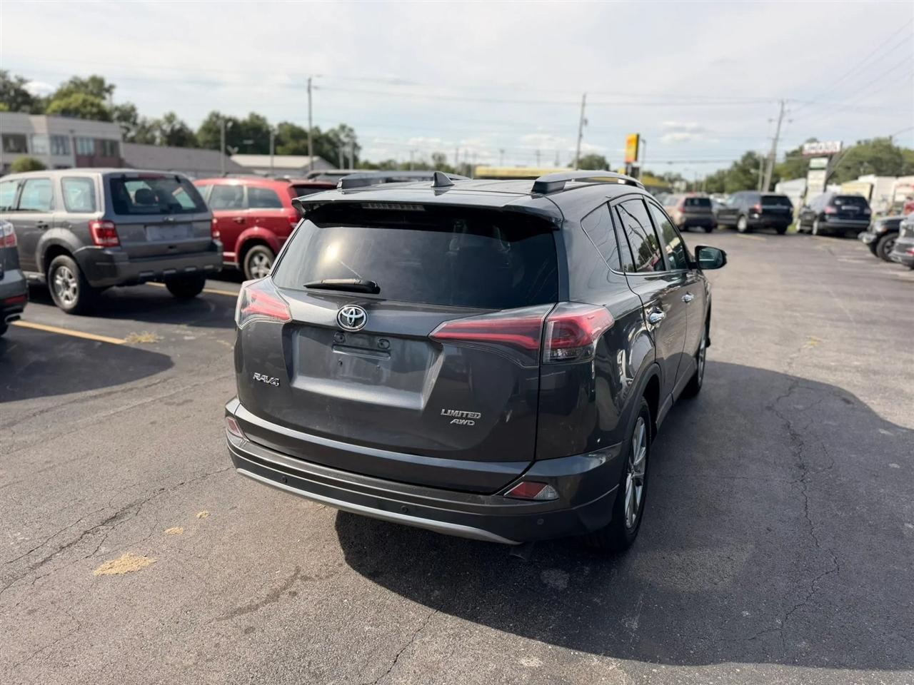 Toyota RAV4 Limited AWD 2017