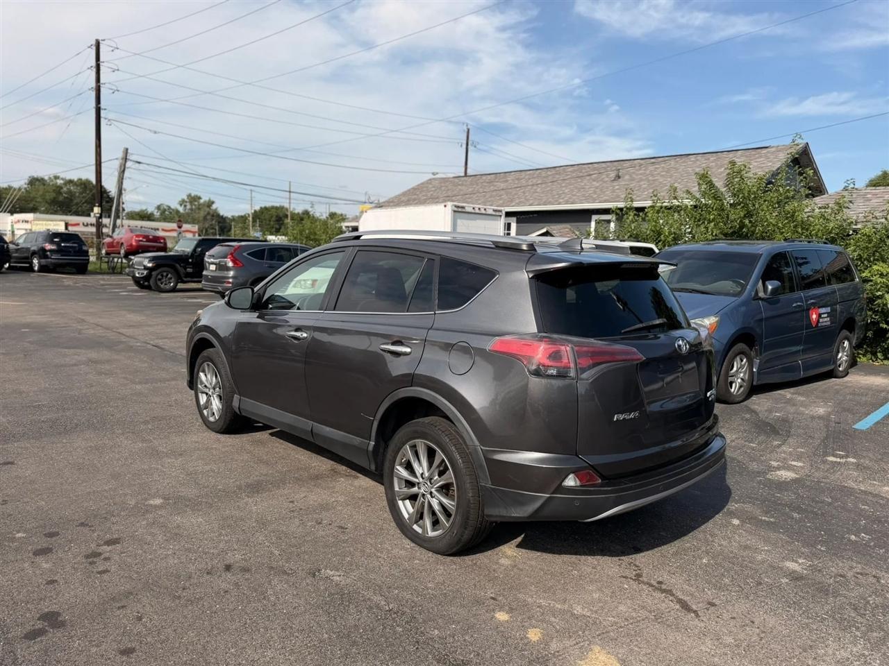Toyota RAV4 Limited AWD 2017