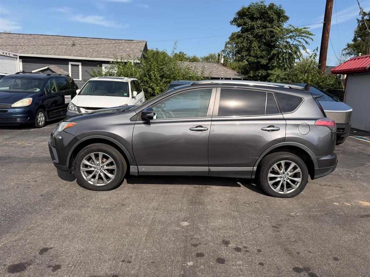 Toyota RAV4 Limited AWD 2017