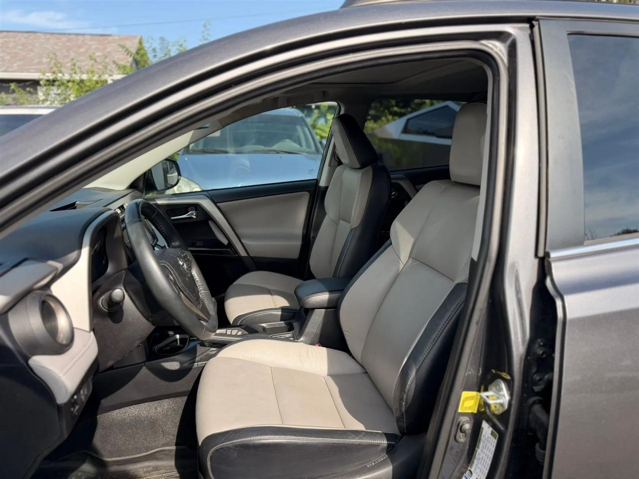 Toyota RAV4 Limited AWD 2017