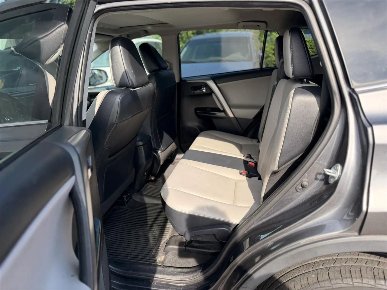 Toyota RAV4 Limited AWD 2017