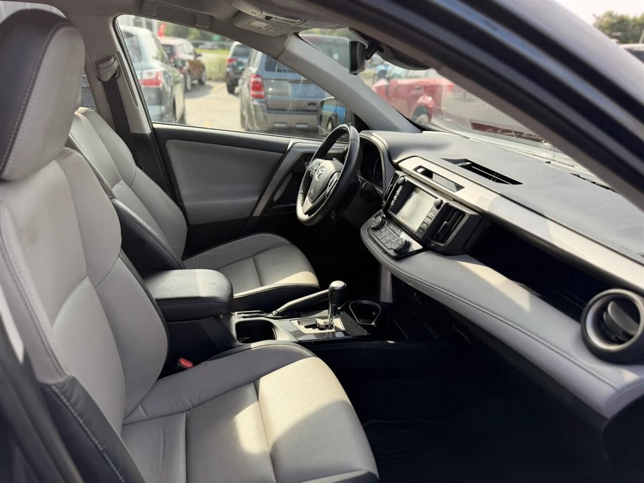 Toyota RAV4 Limited AWD 2017