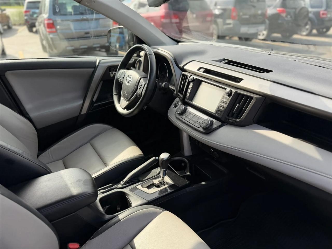 Toyota RAV4 Limited AWD 2017
