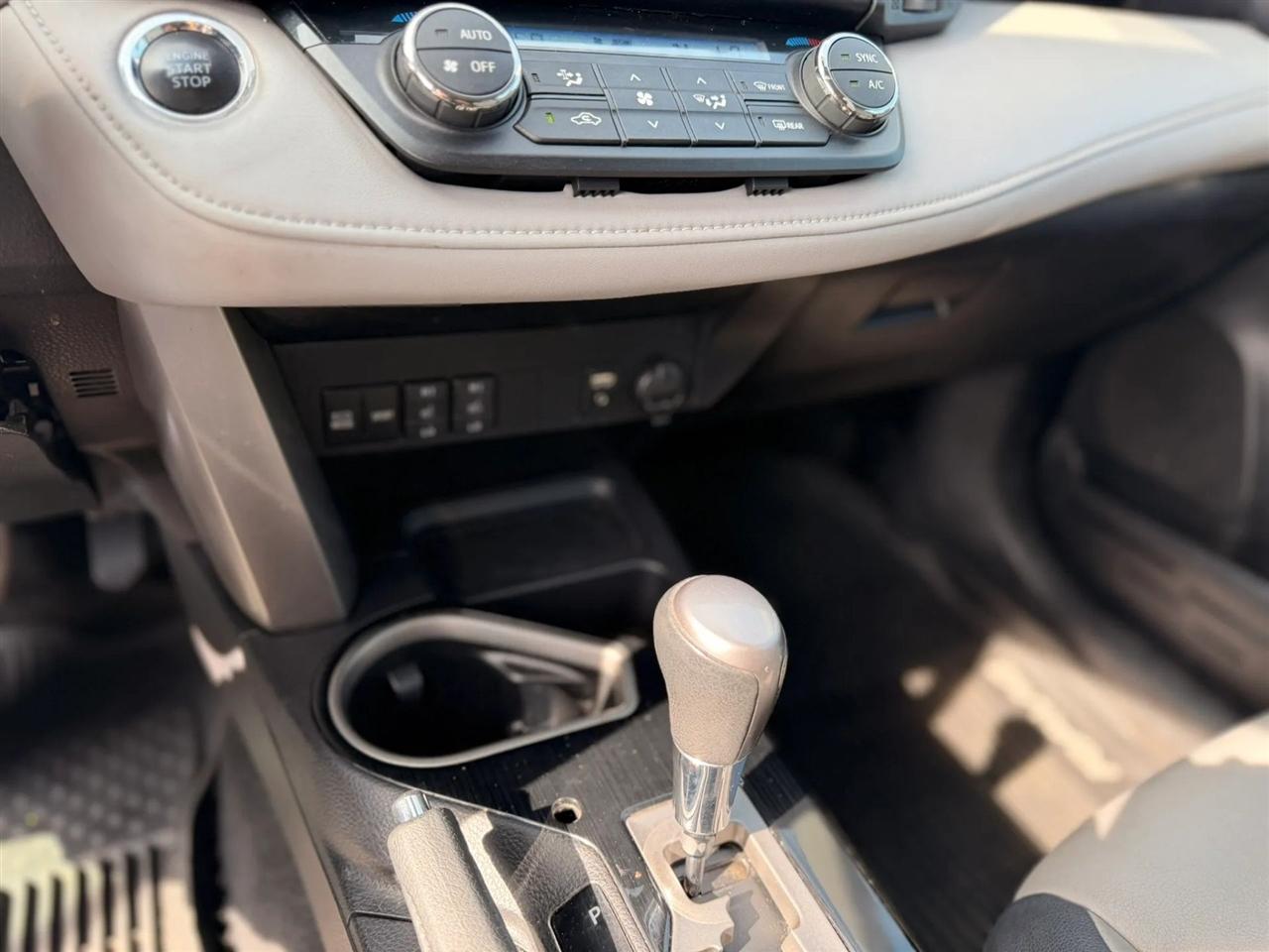 Toyota RAV4 Limited AWD 2017