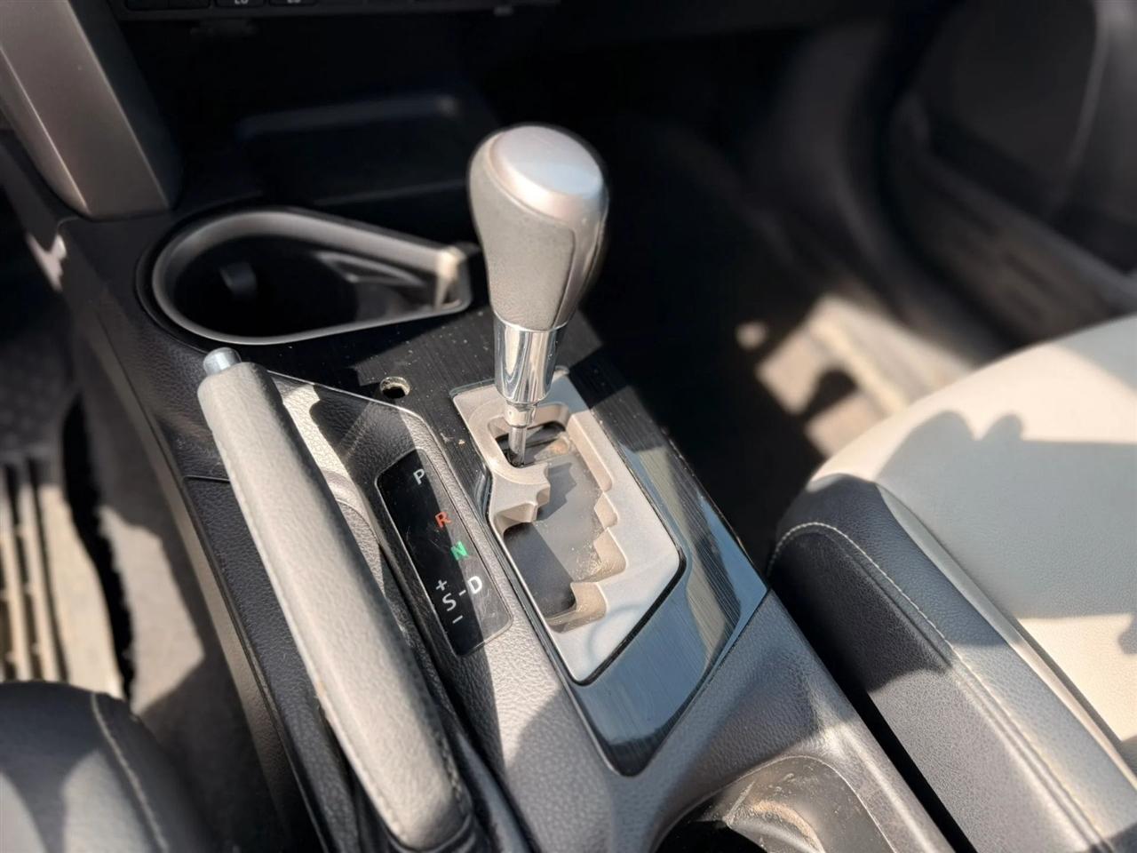 Toyota RAV4 Limited AWD 2017