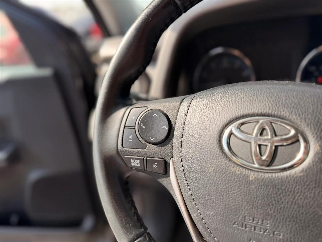 Toyota RAV4 Limited AWD 2017