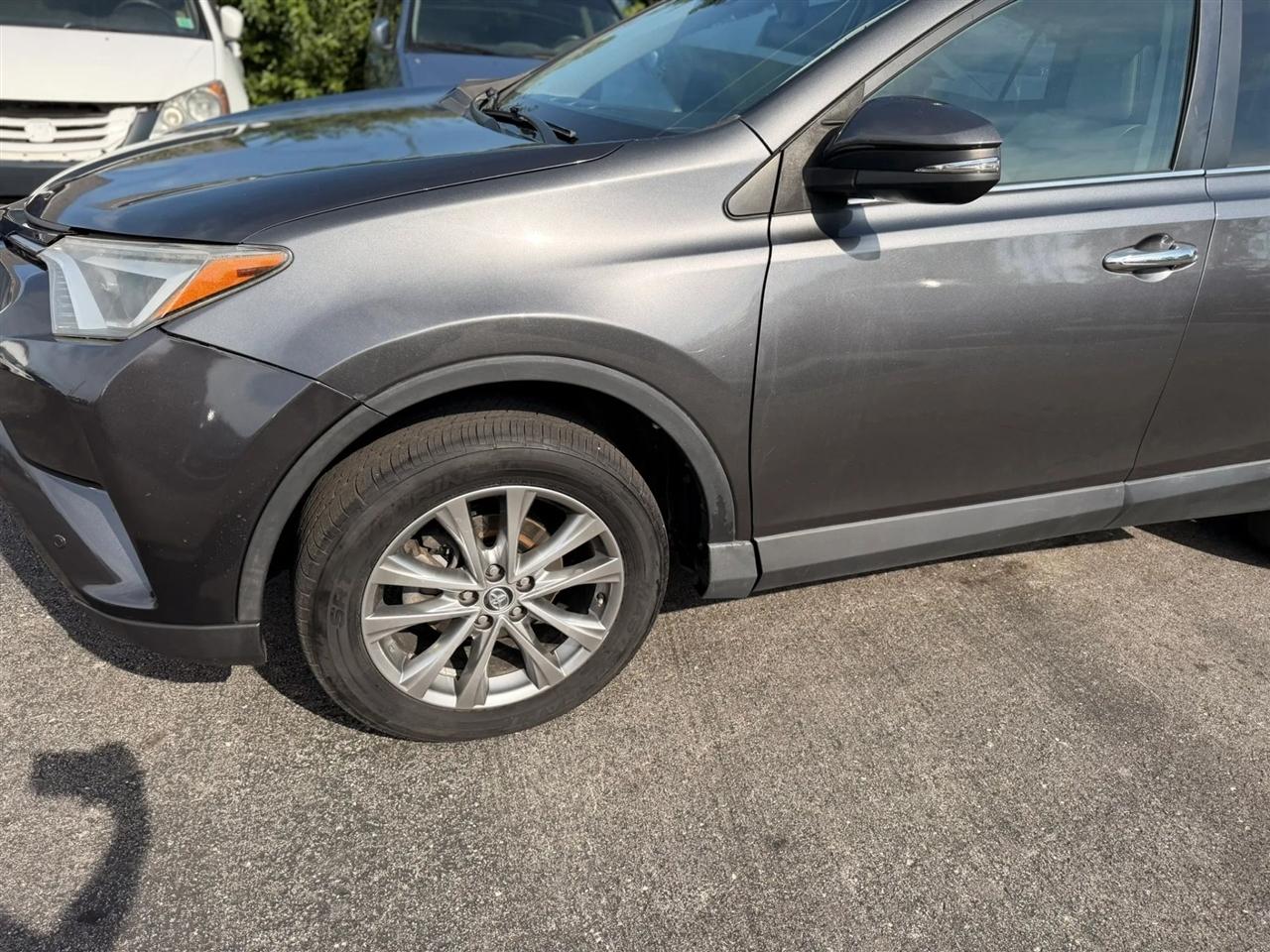 Toyota RAV4 Limited AWD 2017