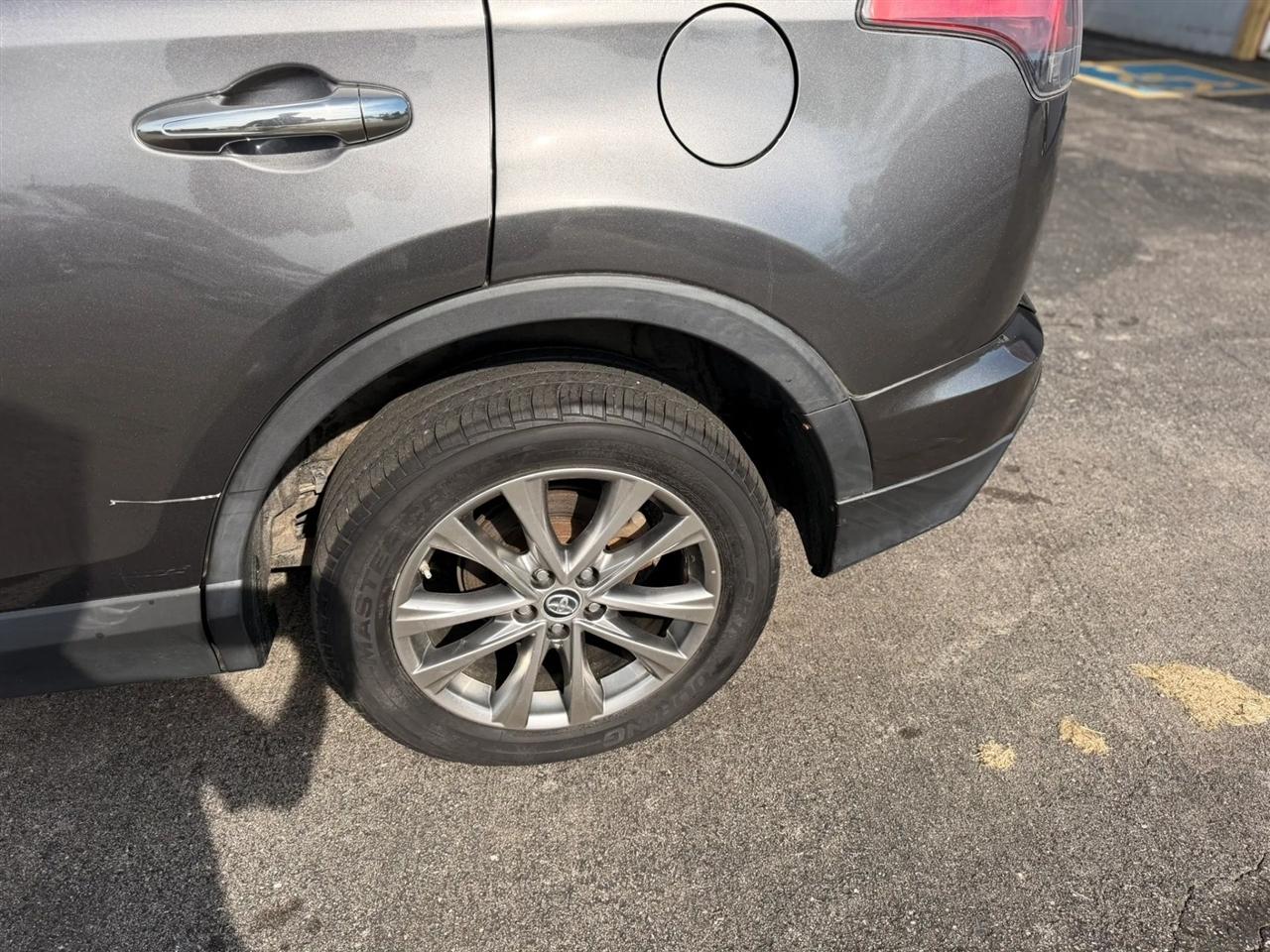 Toyota RAV4 Limited AWD 2017