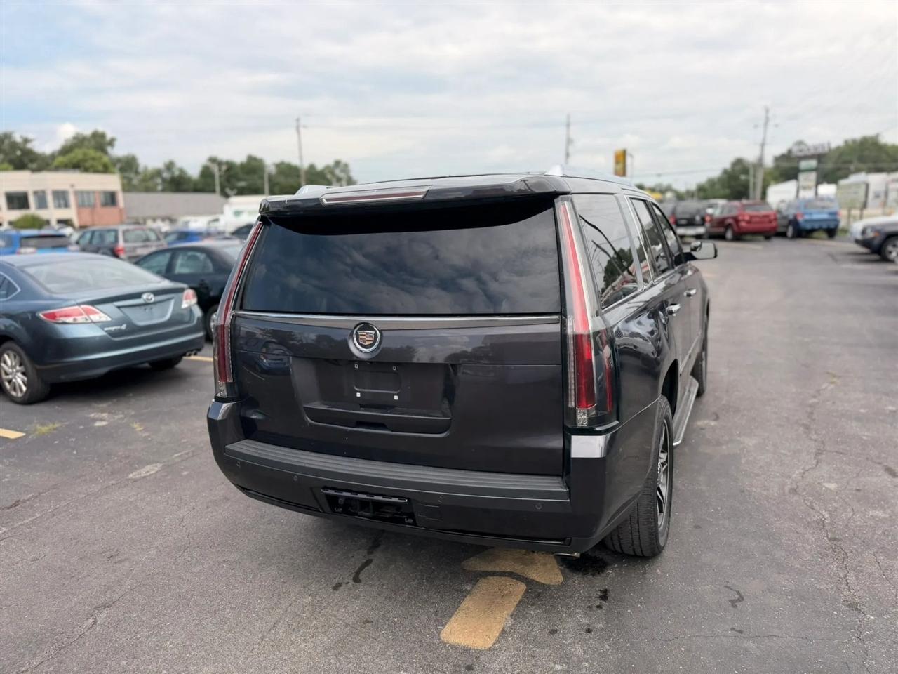 Cadillac Escalade Luxury 4WD 2015