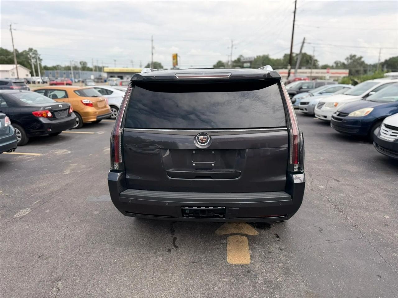 Cadillac Escalade Luxury 4WD 2015