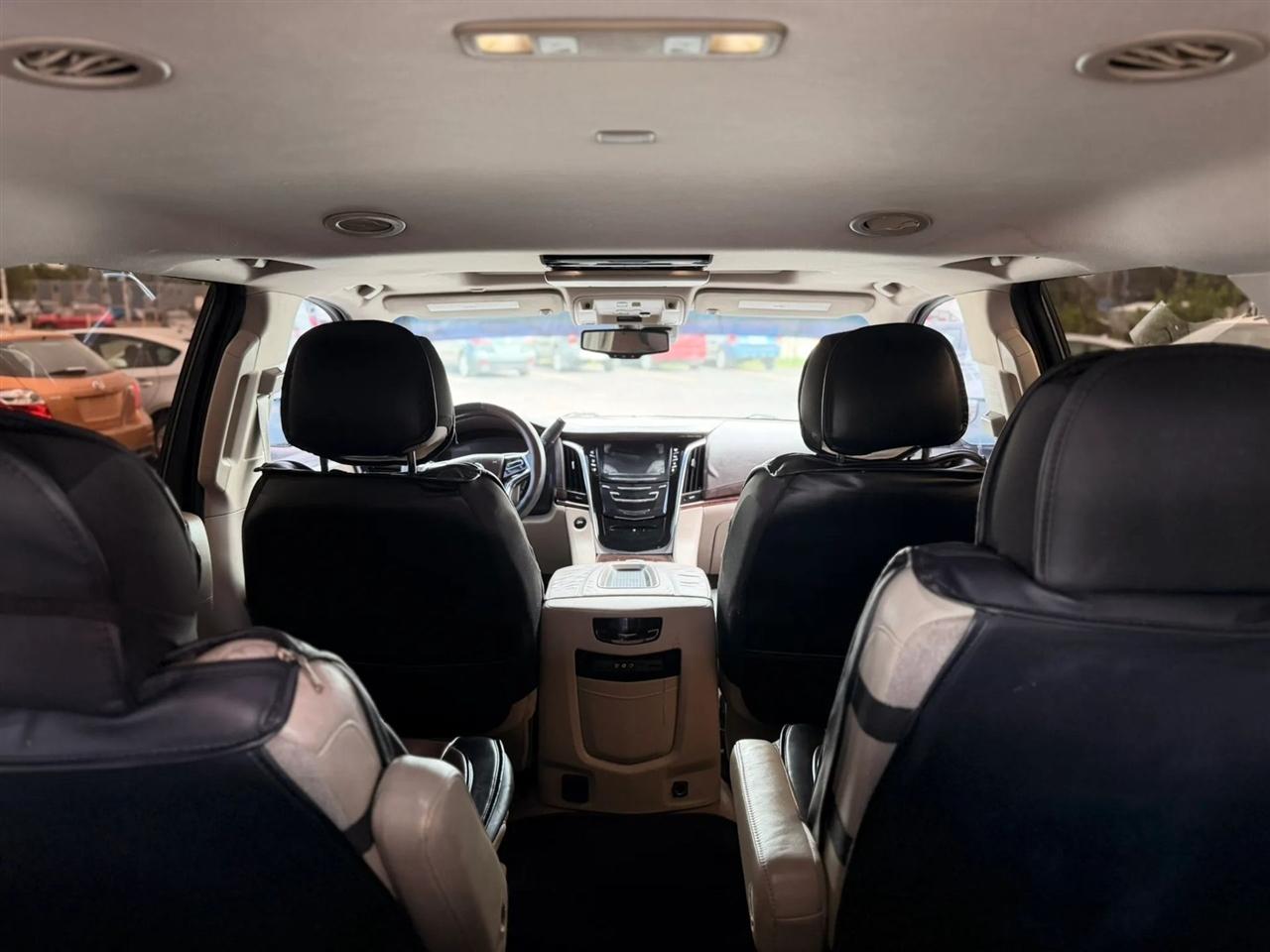 Cadillac Escalade Luxury 4WD 2015
