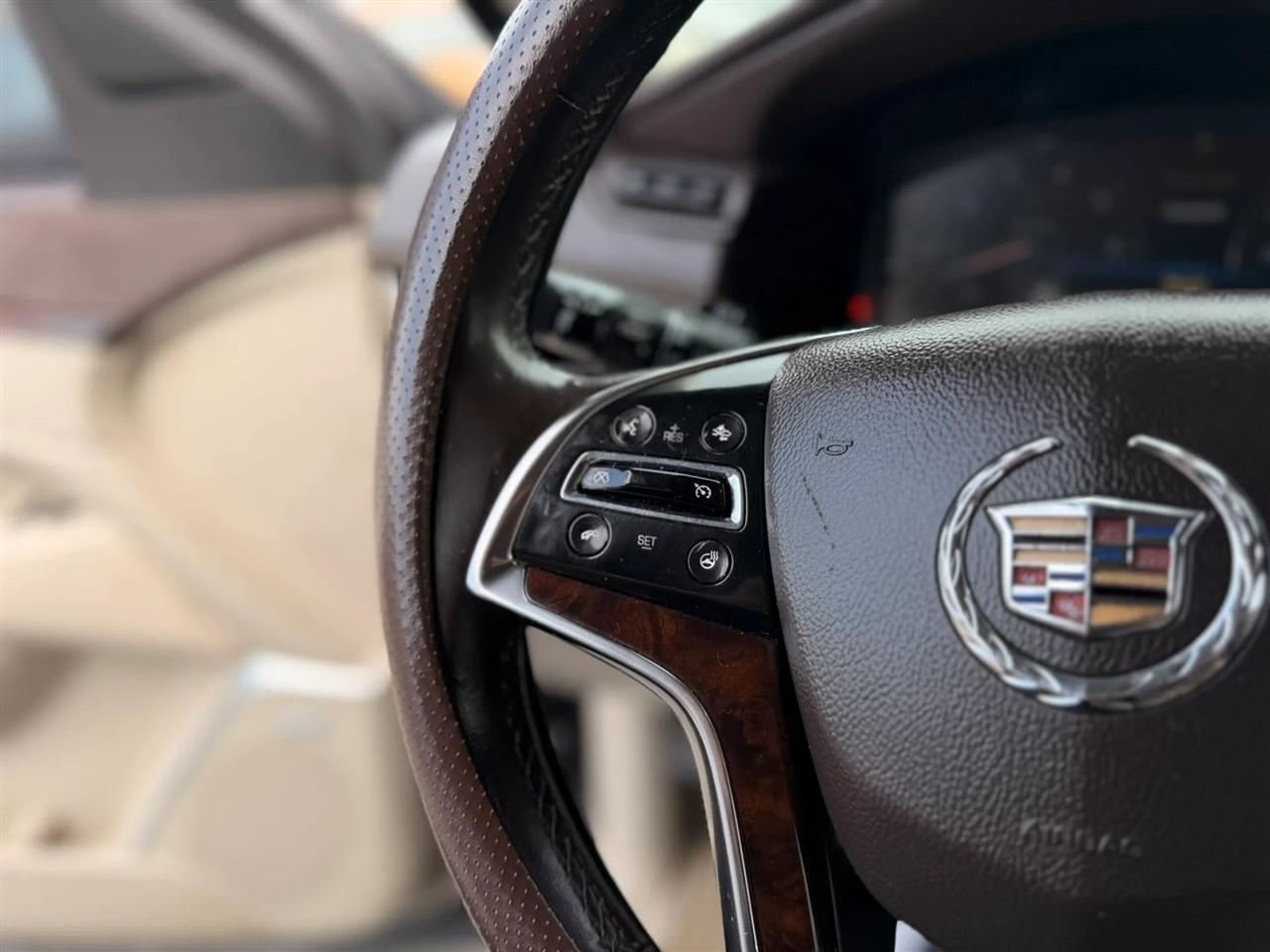 Cadillac Escalade Luxury 4WD 2015