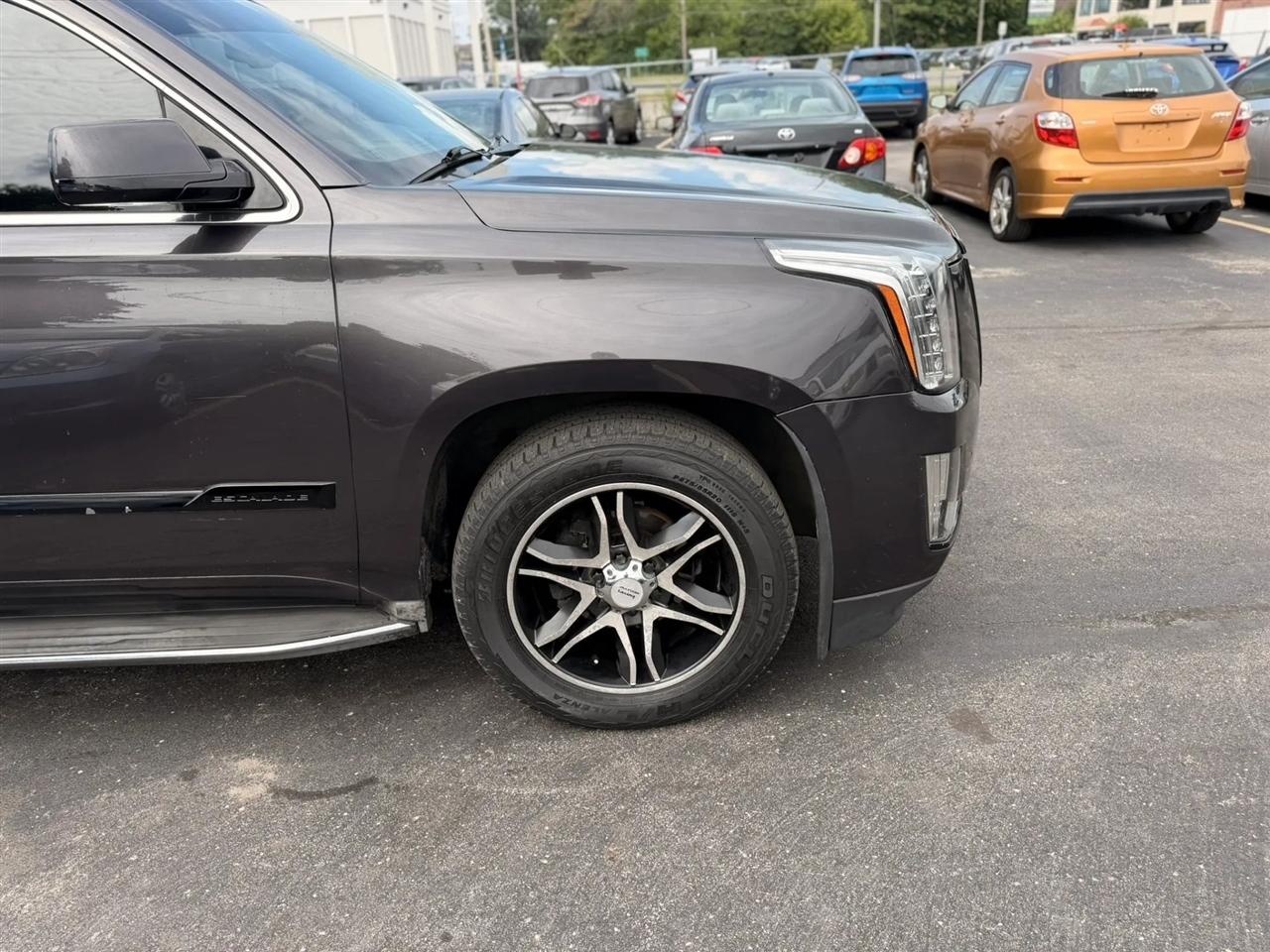 Cadillac Escalade Luxury 4WD 2015