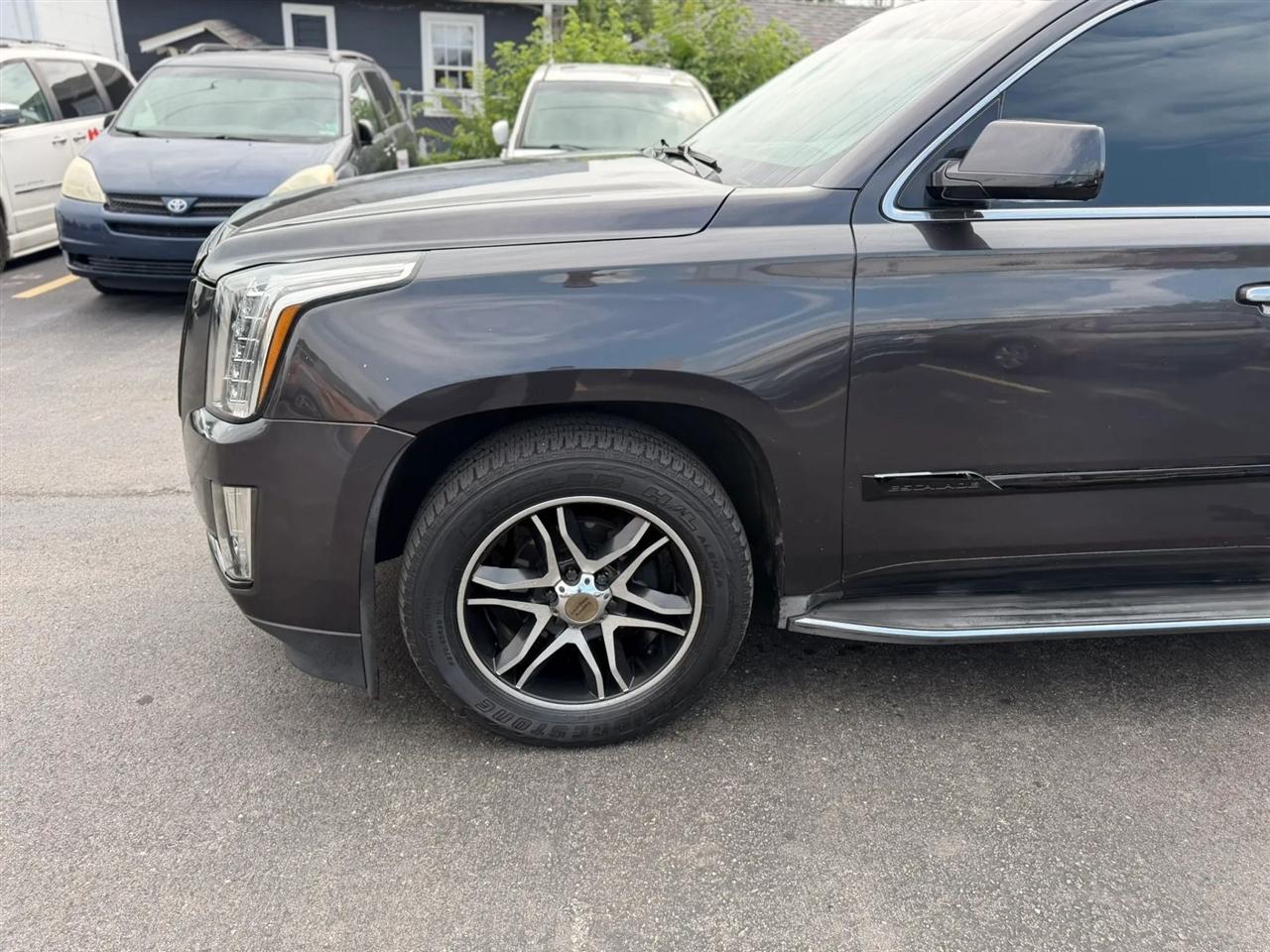 Cadillac Escalade Luxury 4WD 2015