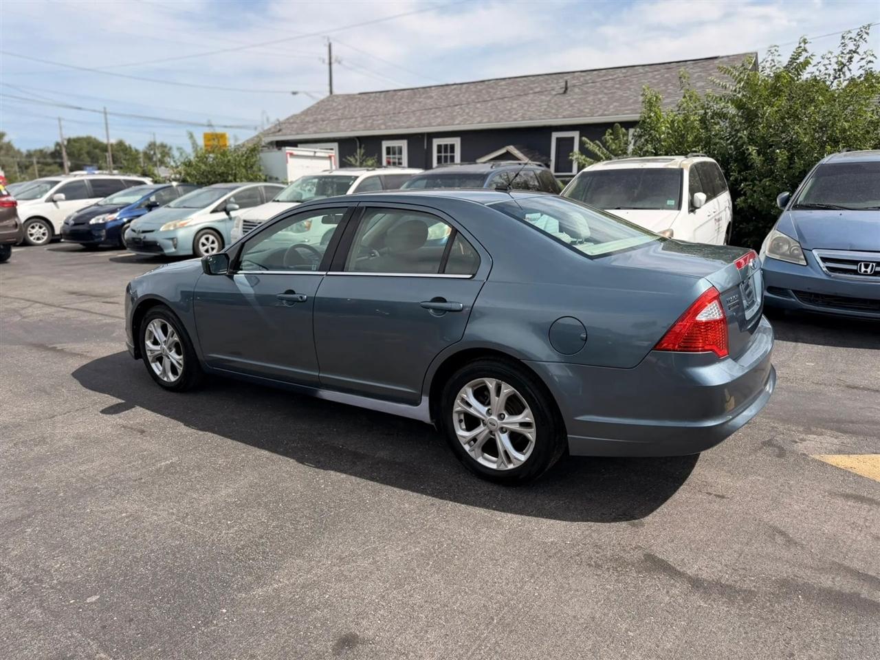 Ford Fusion SE 2012