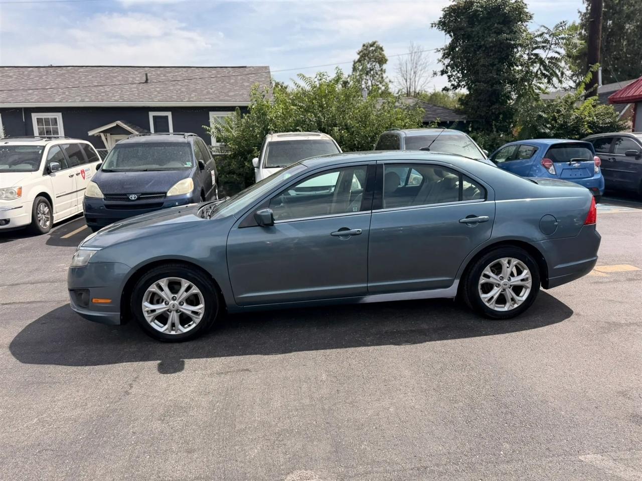 Ford Fusion SE 2012