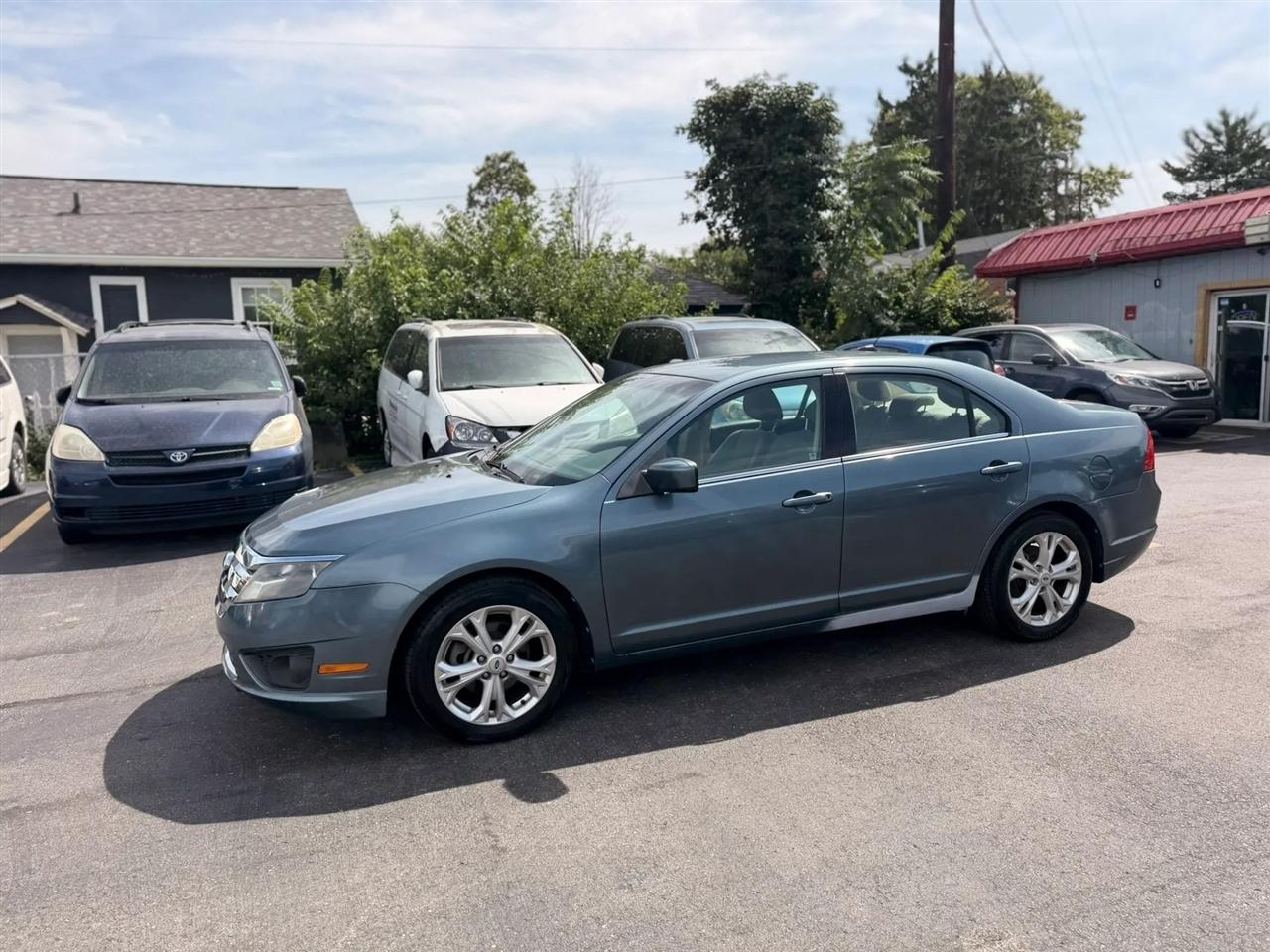 Ford Fusion SE 2012