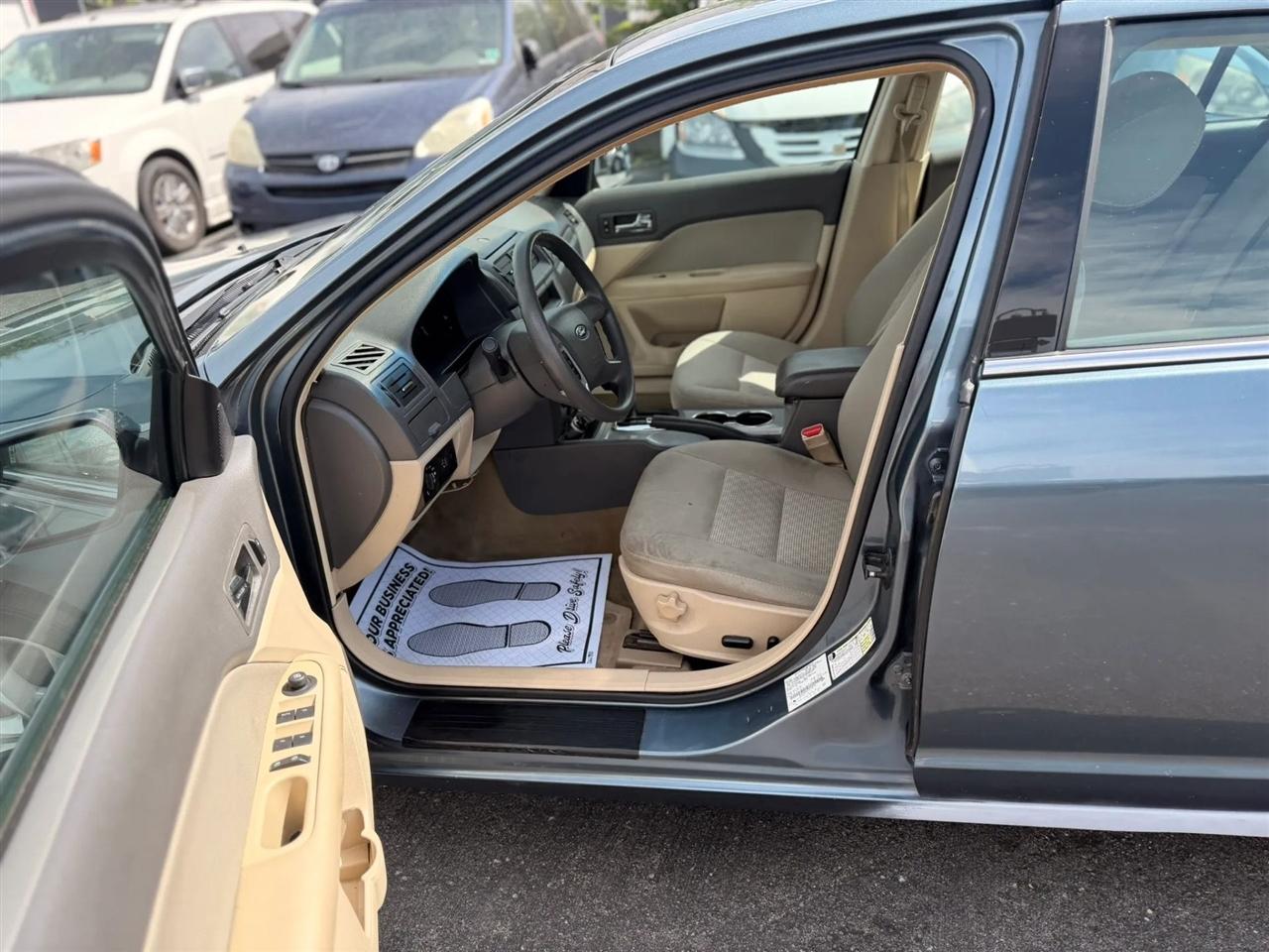 Ford Fusion SE 2012
