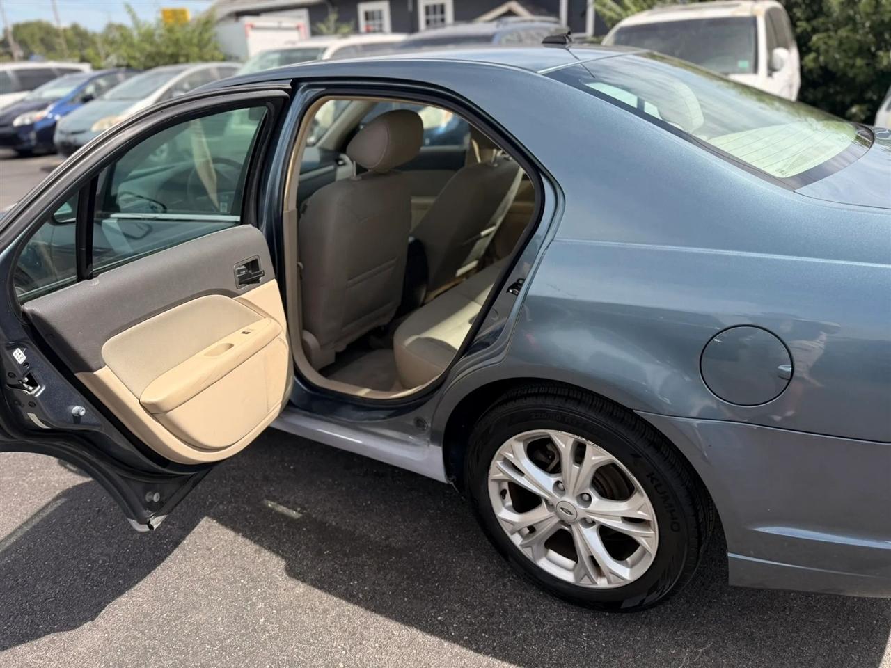 Ford Fusion SE 2012