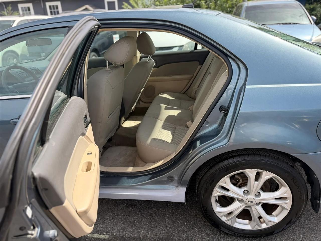 Ford Fusion SE 2012