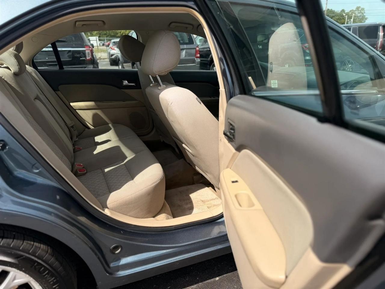 Ford Fusion SE 2012