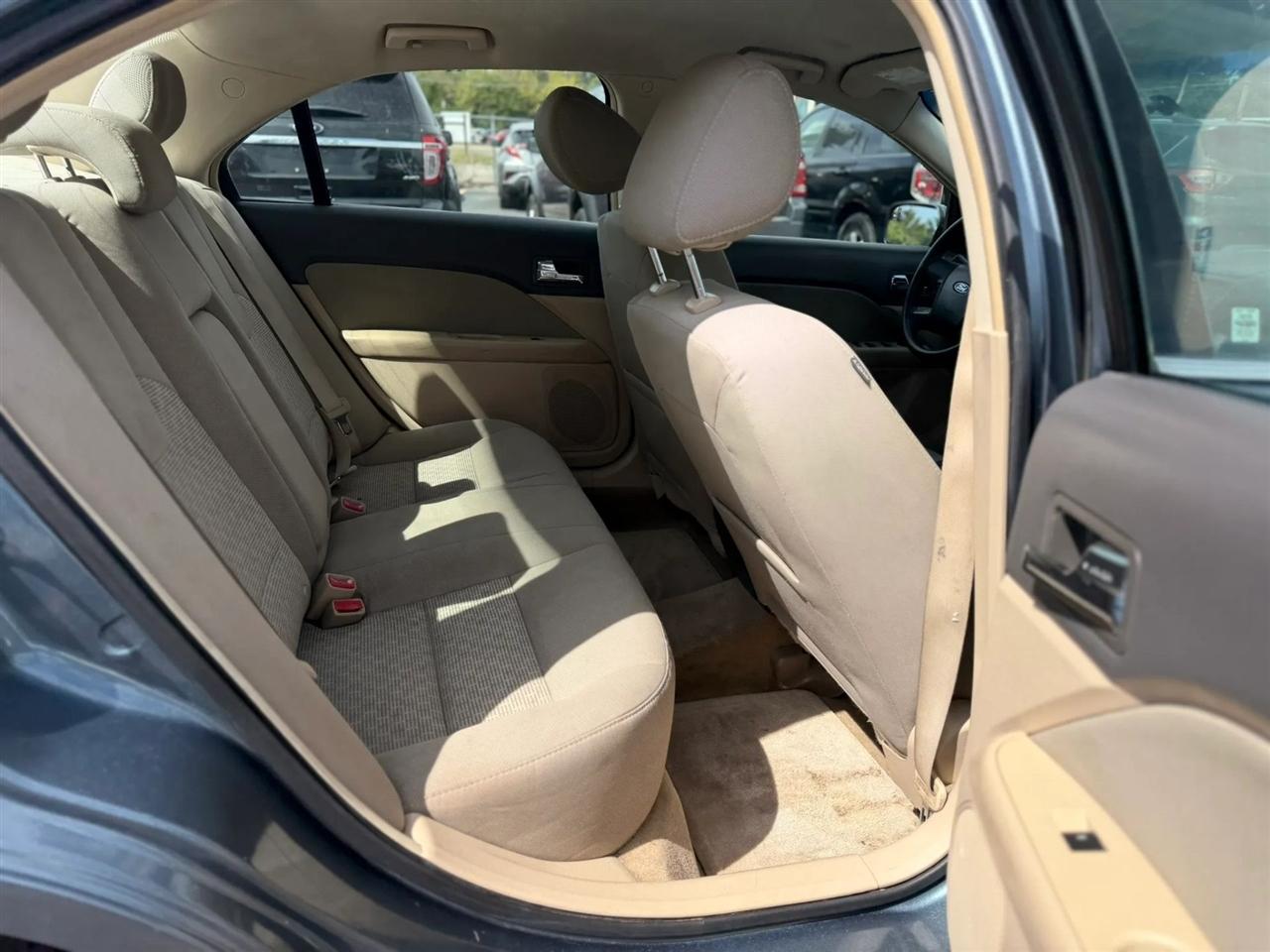 Ford Fusion SE 2012