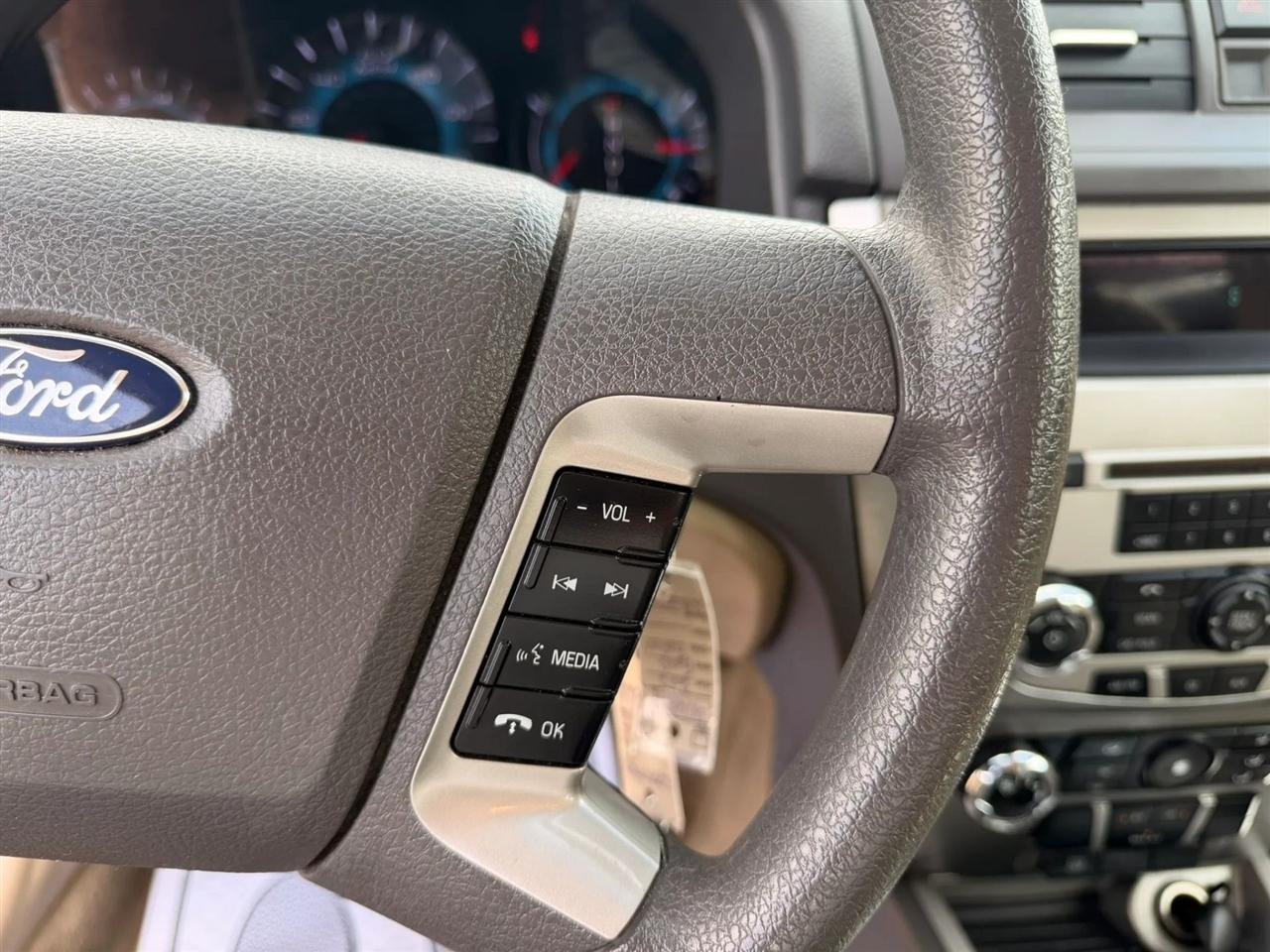Ford Fusion SE 2012