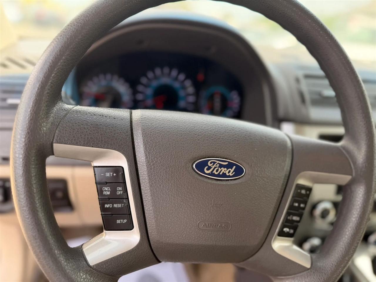 Ford Fusion SE 2012