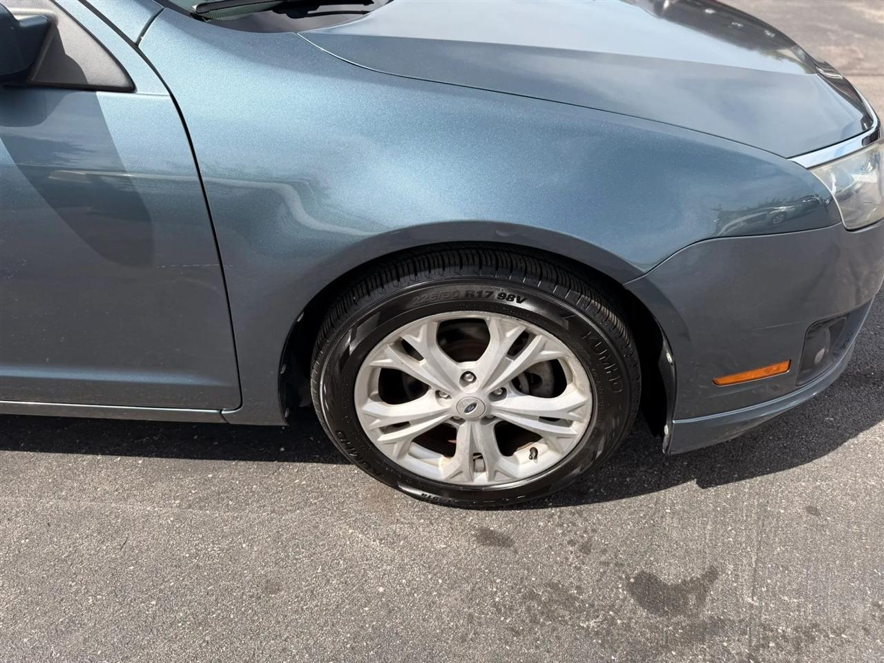 Ford Fusion SE 2012