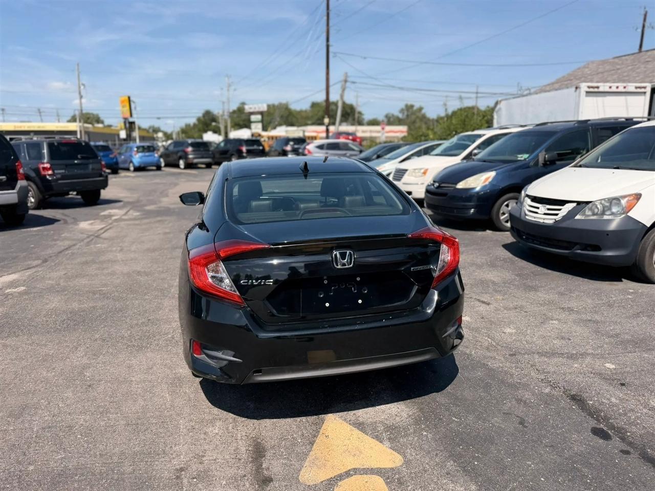 Honda Civic Touring Sedan CVT 2018