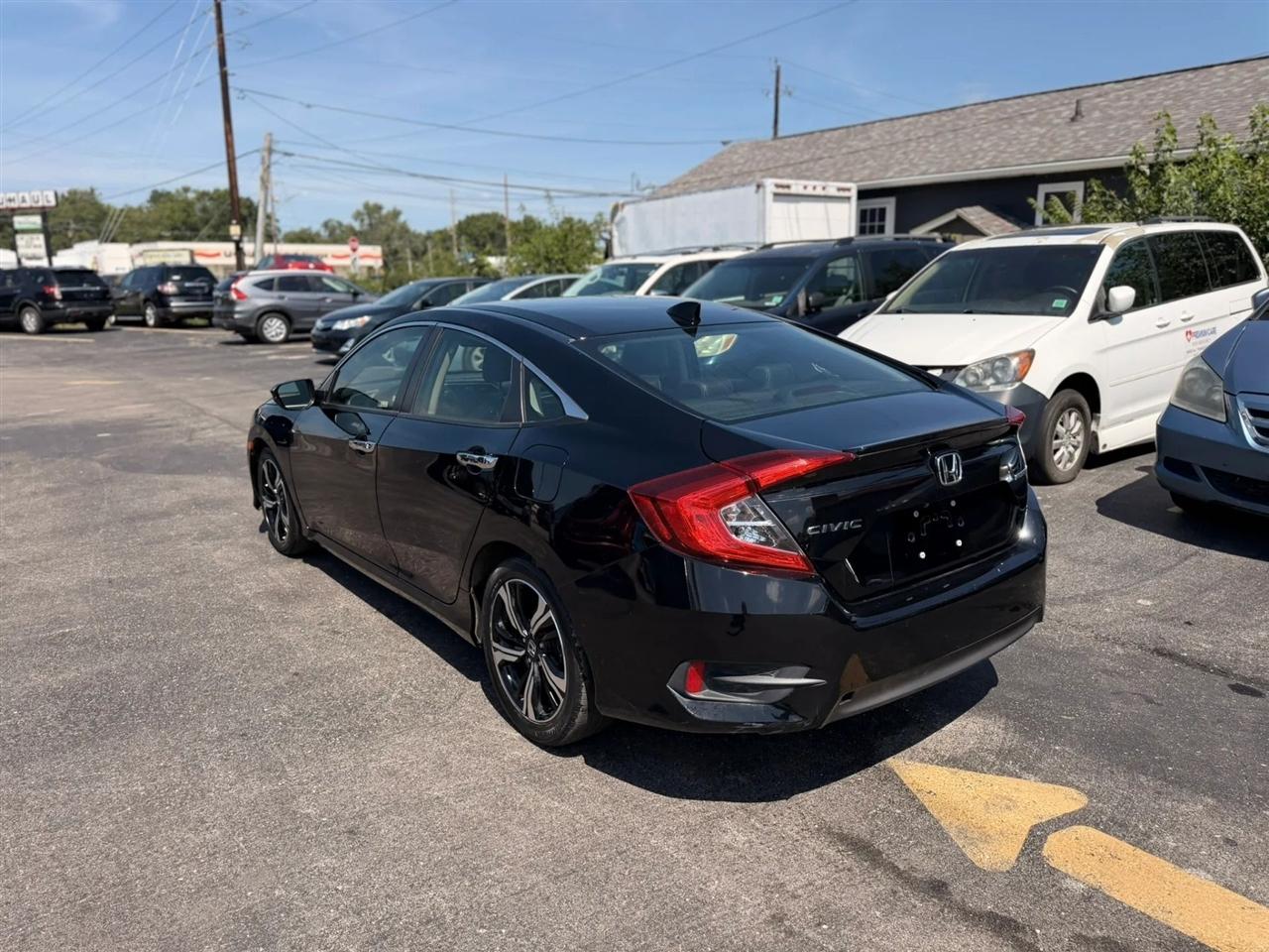 Honda Civic Touring Sedan CVT 2018