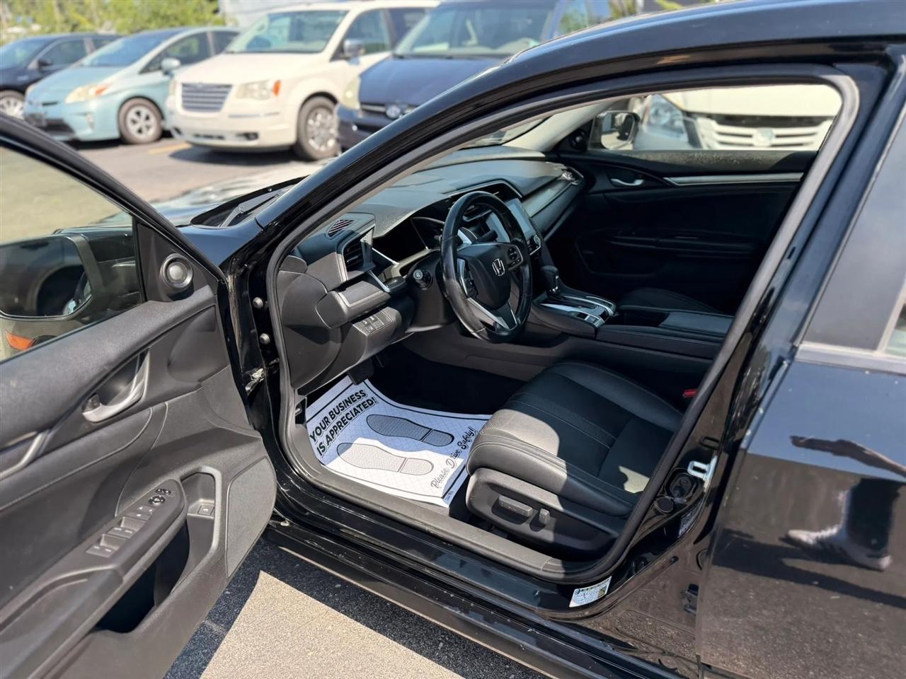 Honda Civic Touring Sedan CVT 2018