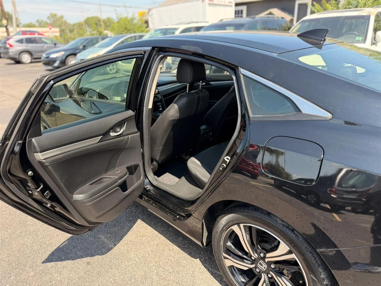 Honda Civic Touring Sedan CVT 2018