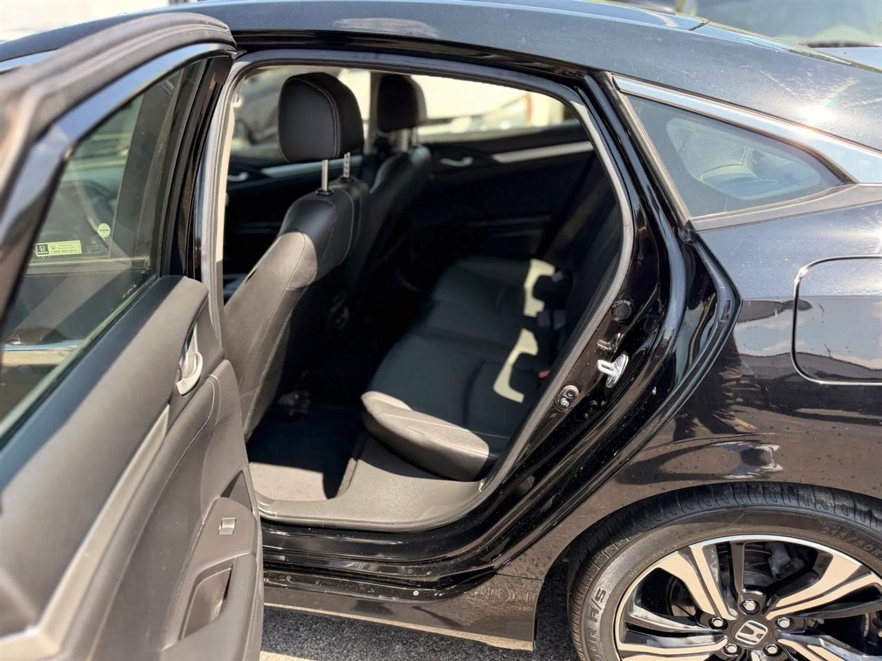 Honda Civic Touring Sedan CVT 2018
