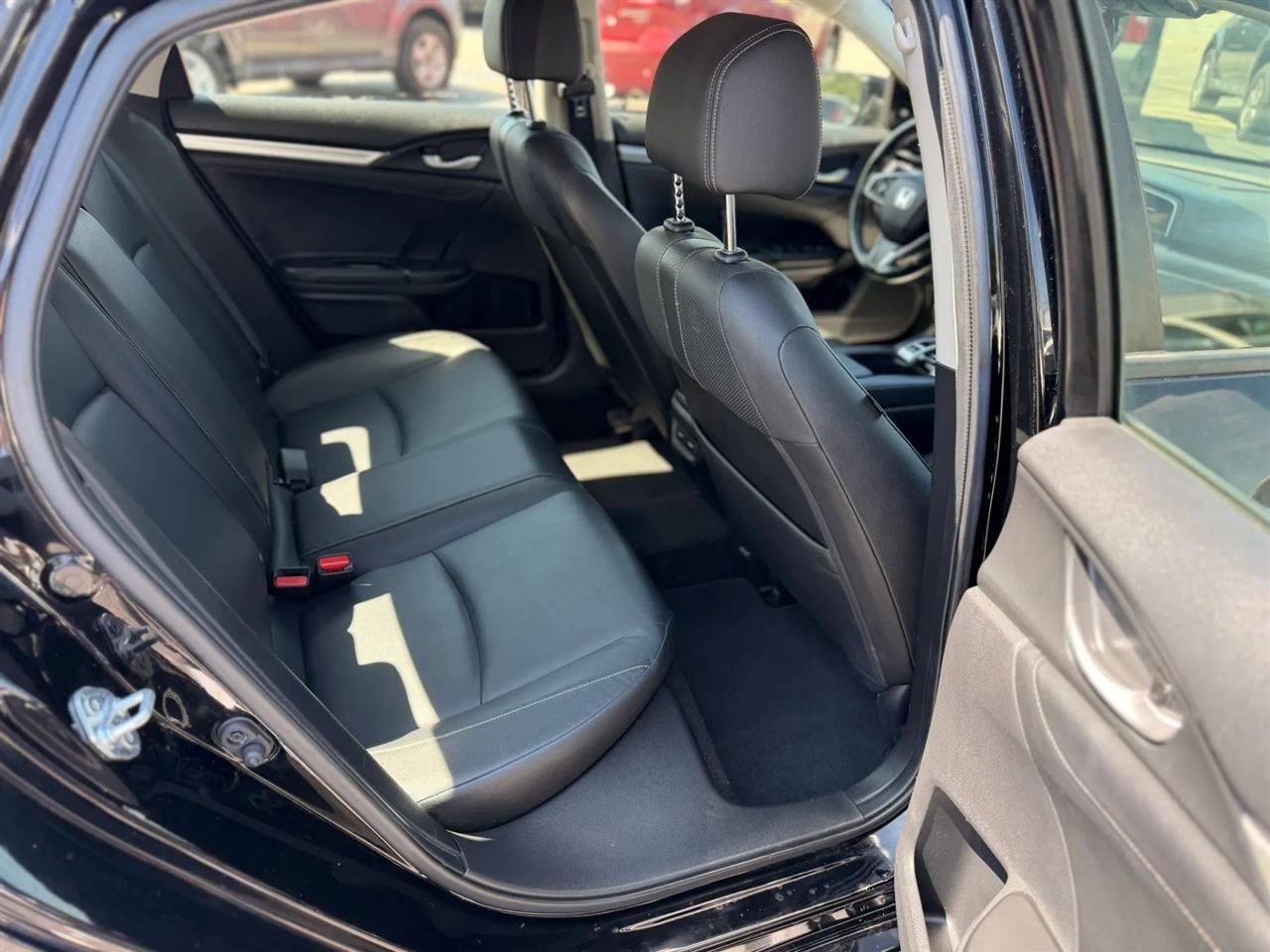Honda Civic Touring Sedan CVT 2018